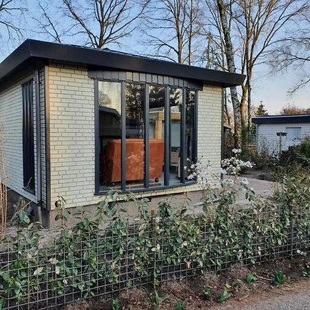 Cozy Chalet For 4 Veluwe Putten Luaran gambar