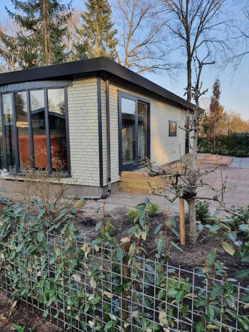 Cozy Chalet For 4 Veluwe Putten Luaran gambar